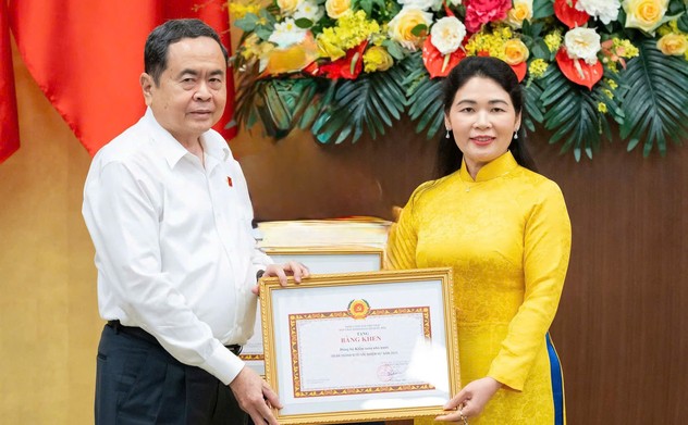 Đảng ủy Kiểm toán nhà nước được tặng Bằng khen của Ban Thường vụ Đảng ủy Quốc hội